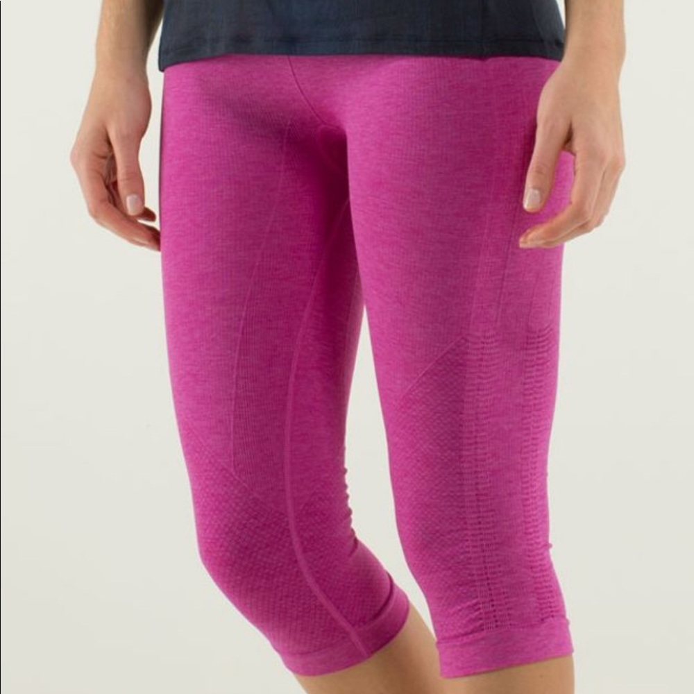 EUC Lululemon Flow & Go Crops - Sz 8